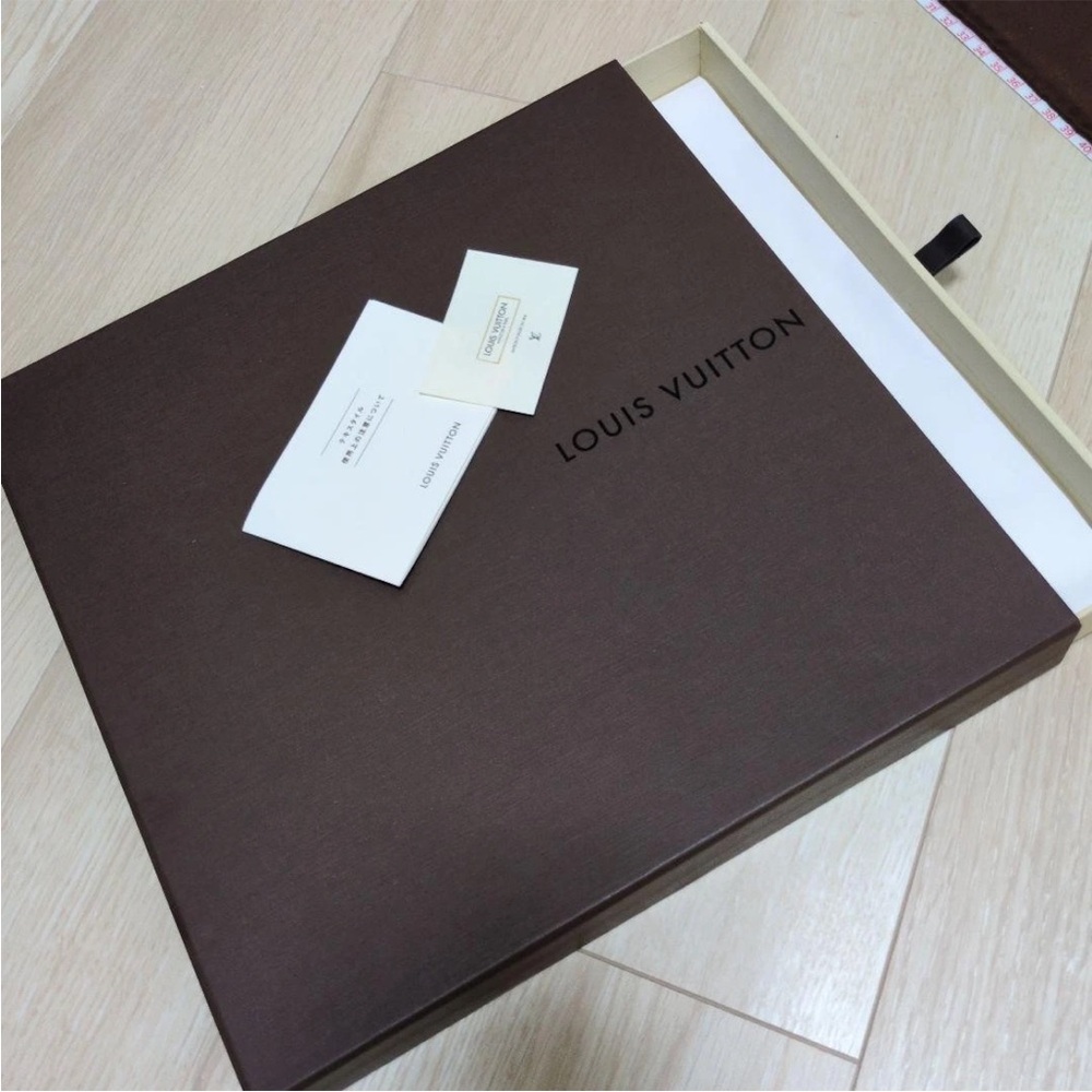 Louis Vuitton Chocolate Monogram Scarf - Picture 9 of 13